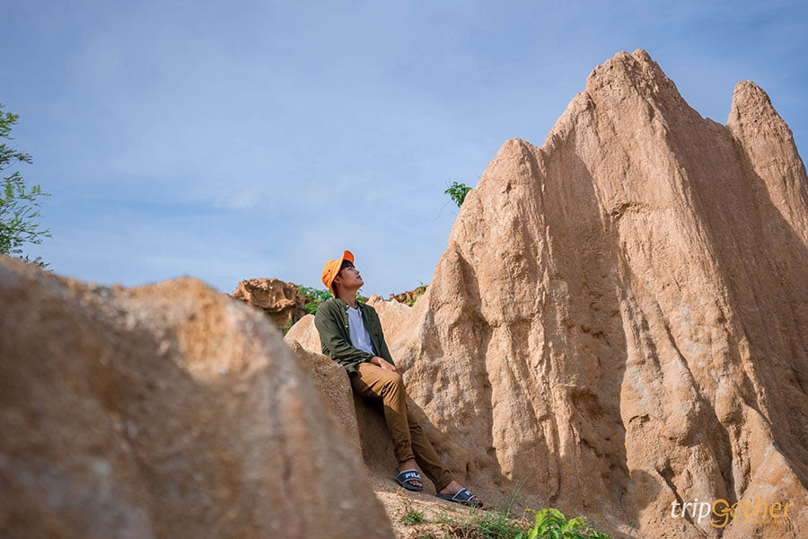 เสาดินนาน้อย