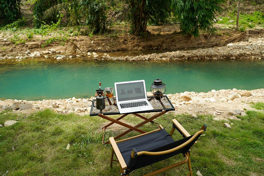 ธารล้อมริมเขา