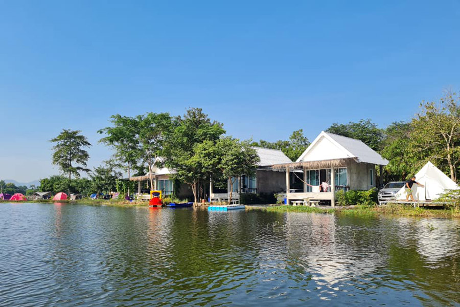 แคมป์ปิ้งริมอ่างเก็บน้ำ