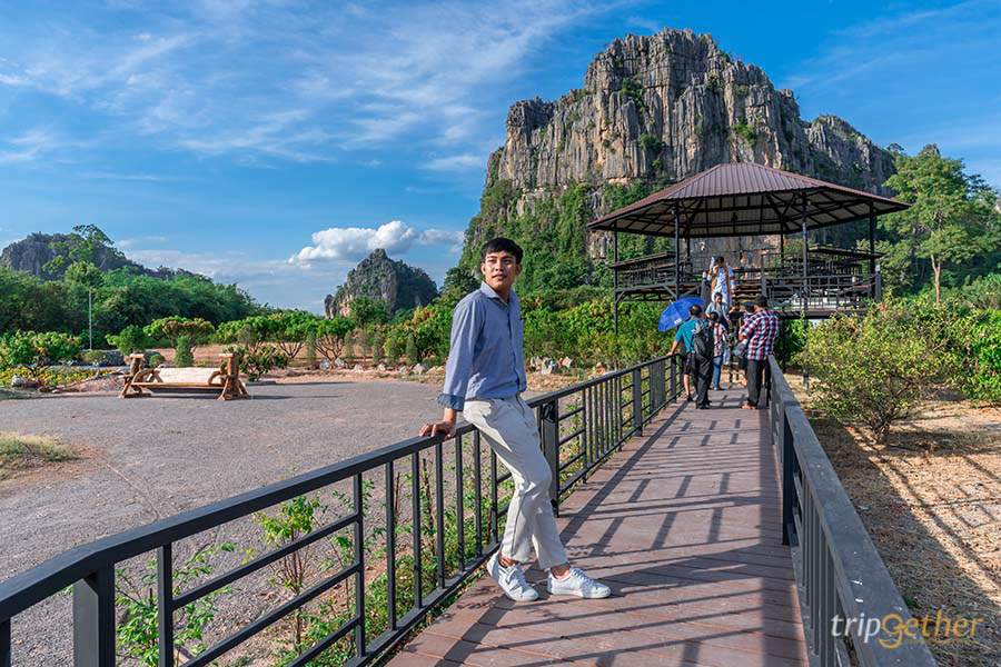 ผาใกล้รุ่ง