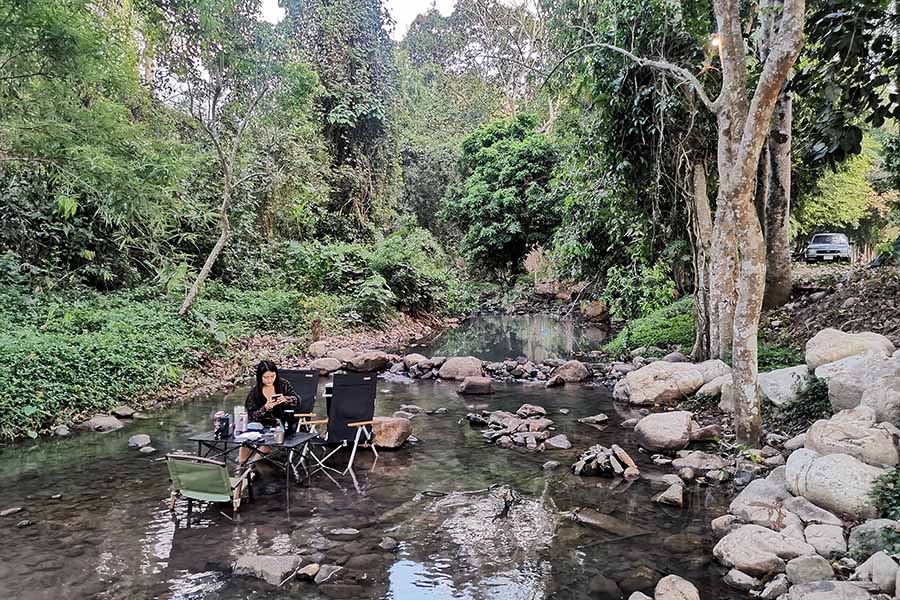 แคมป์ปิ้งริมน้ำ