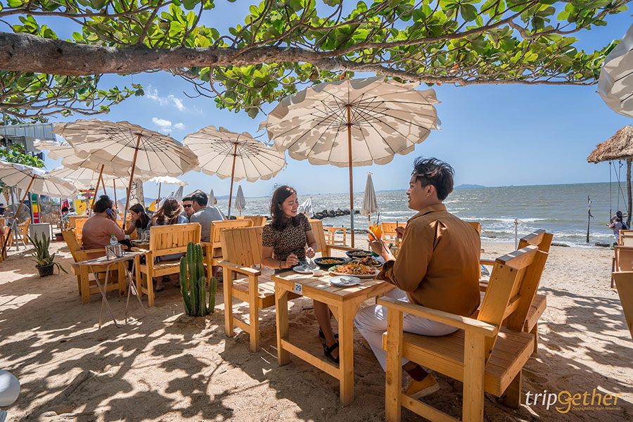 ร้านริมทะเลบางแสน