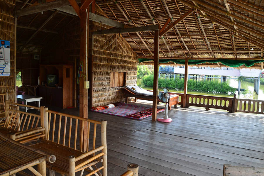 โฮมสเตย์ริมน้ำ