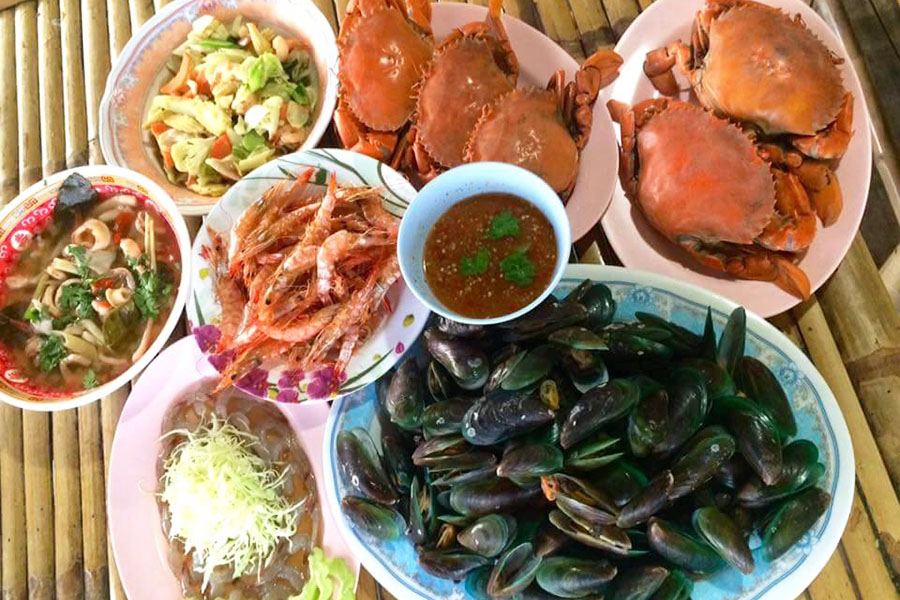 โฮมสเตย์ริมน้ำ