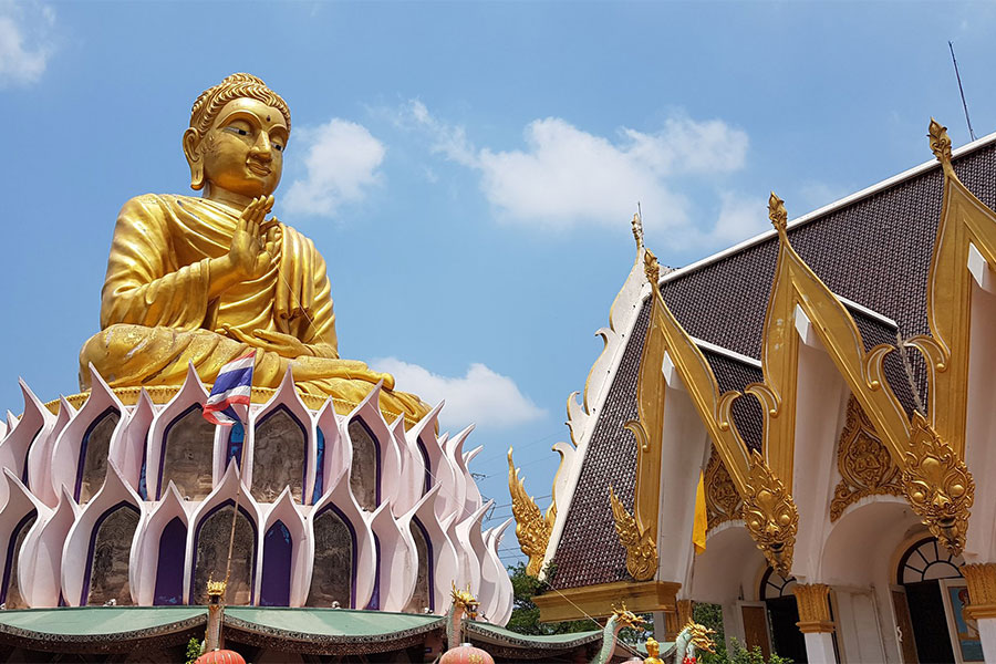 วัดใกล้กรุง