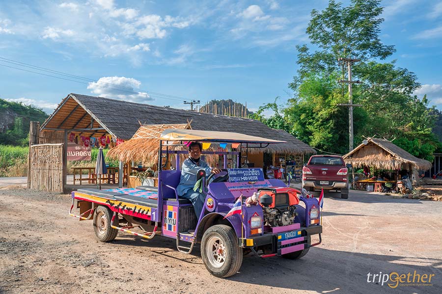 รถอีแต๋นชมหมู่บ้านบ้านมุง