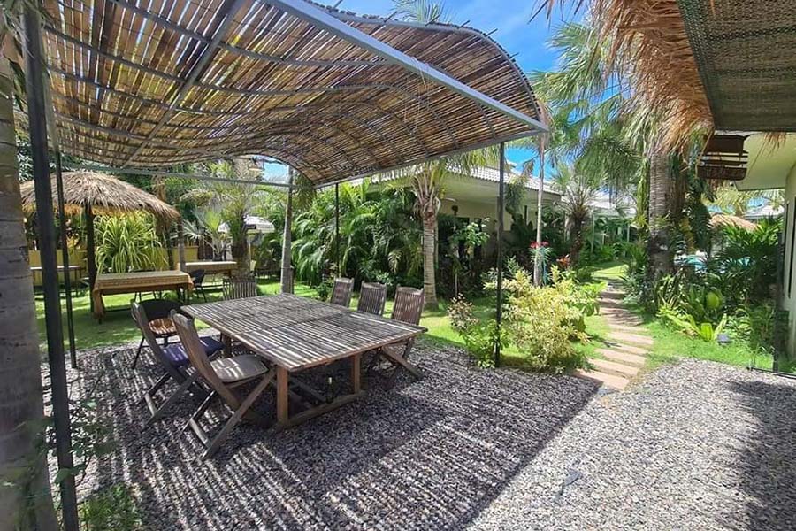 Tropical​ House​