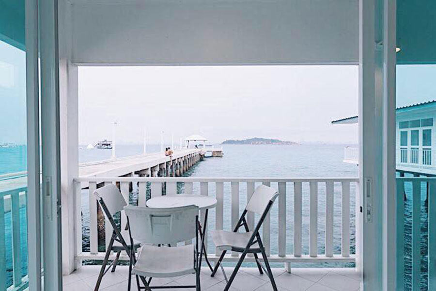 โรงแรมริมทะเล