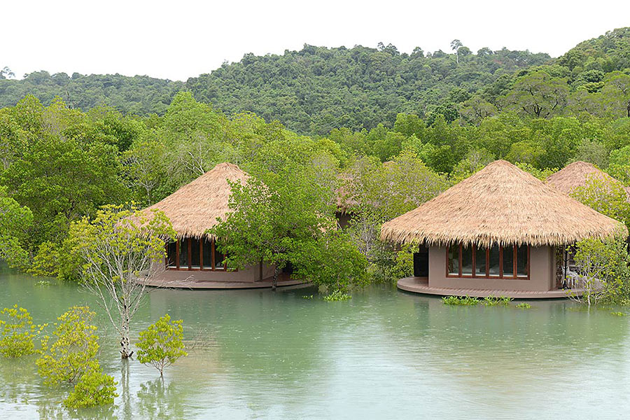 โรงแรมริมทะเล