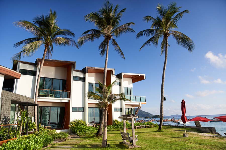 5 ที่พักหลีเป๊ะติดทะเล นอนฟังเสียงคลื่น จ่ายไม่เกินคนละ 2,500