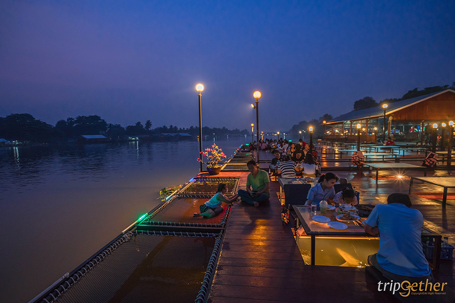 ร้านอาหารริมแม่น้ำกาญจนบุรี
