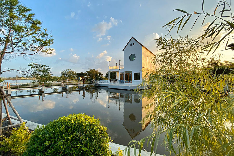 ร้านอาหาร-คาเฟ่ฉะเชิงเทราริมน้ำ