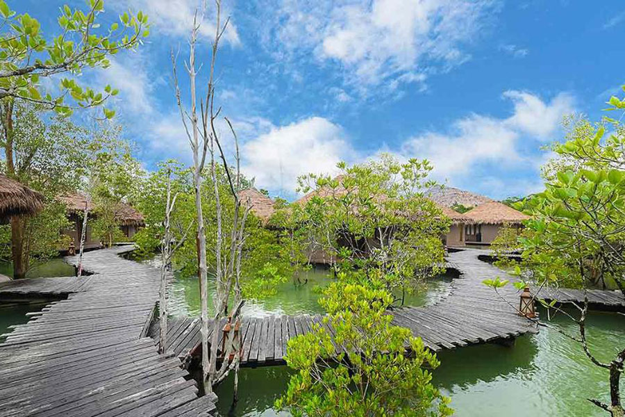 15 ที่พักมีสะพานยื่นไปในทะเล บรรยากาศดีต่อใจ มุมถ่ายรูปสวยปัง!