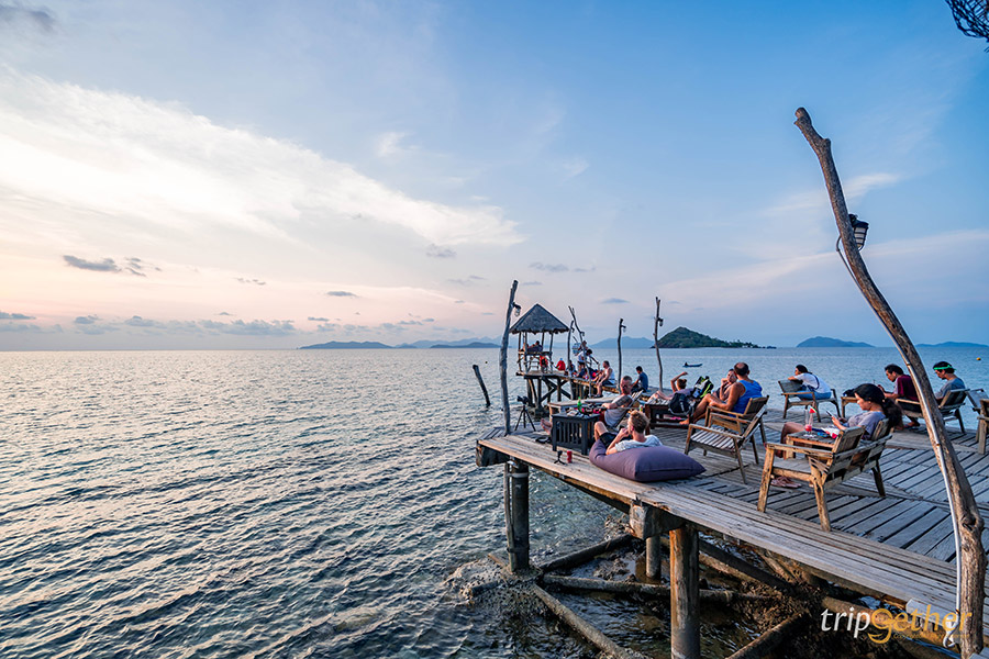 15 ที่พักมีสะพานยื่นไปในทะเล บรรยากาศดีต่อใจ มุมถ่ายรูปสวยปัง!