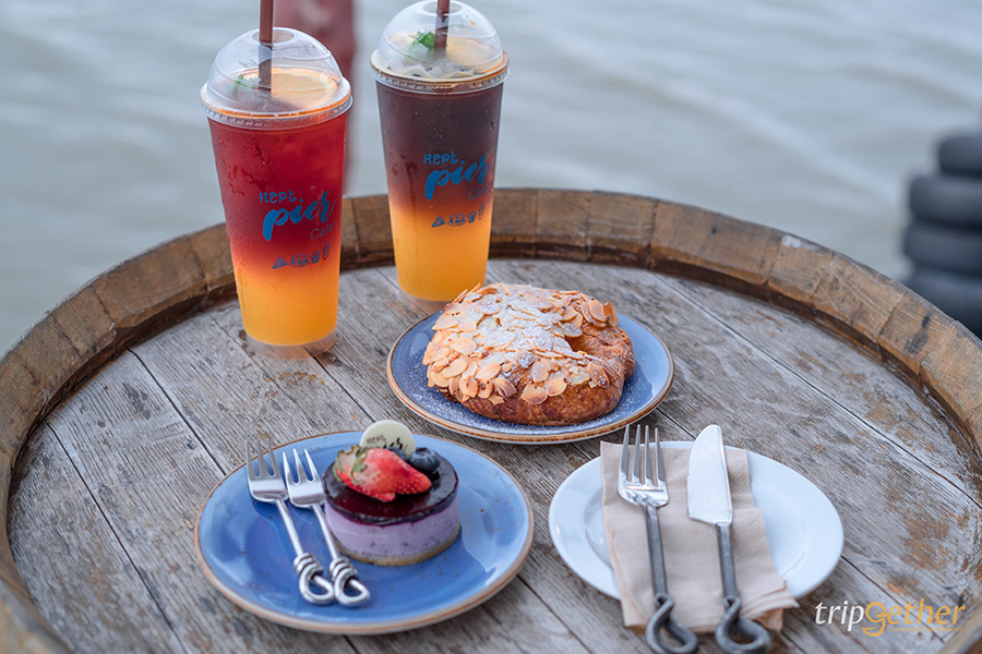 15 ที่พักมีสะพานยื่นไปในทะเล บรรยากาศดีต่อใจ มุมถ่ายรูปสวยปัง!