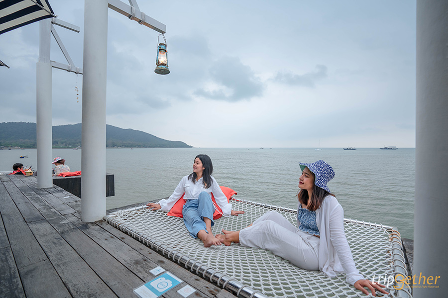 15 ที่พักมีสะพานยื่นไปในทะเล บรรยากาศดีต่อใจ มุมถ่ายรูปสวยปัง!