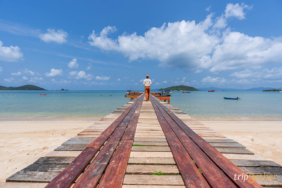 15 ที่พักมีสะพานยื่นไปในทะเล บรรยากาศดีต่อใจ มุมถ่ายรูปสวยปัง!