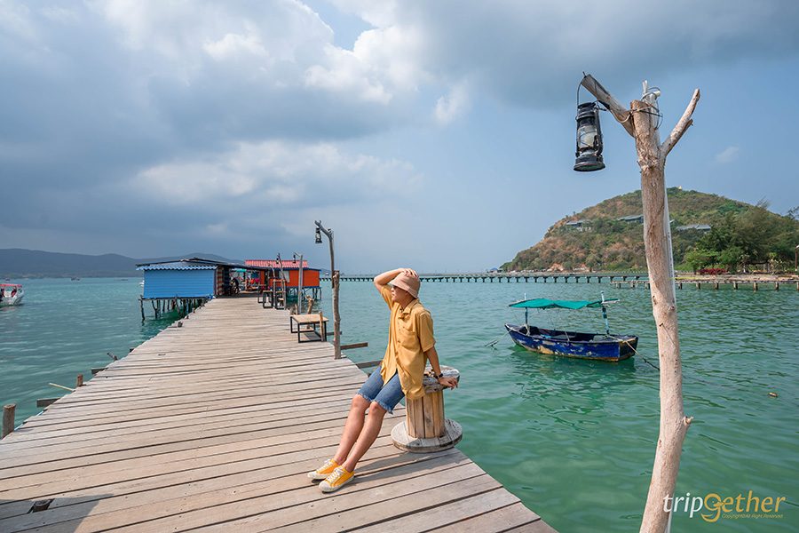 ที่พักแสมสารมีสะพานยื่นกลางทะเล