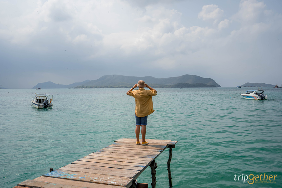 ที่พักแสมสารมีสะพานยื่นกลางทะเล