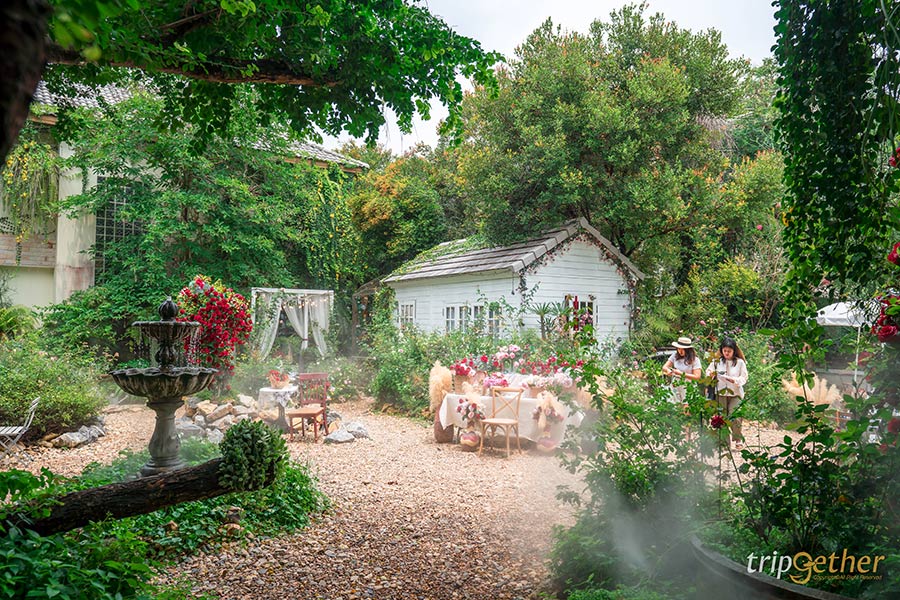 คาเฟ่จิบชาในสวน