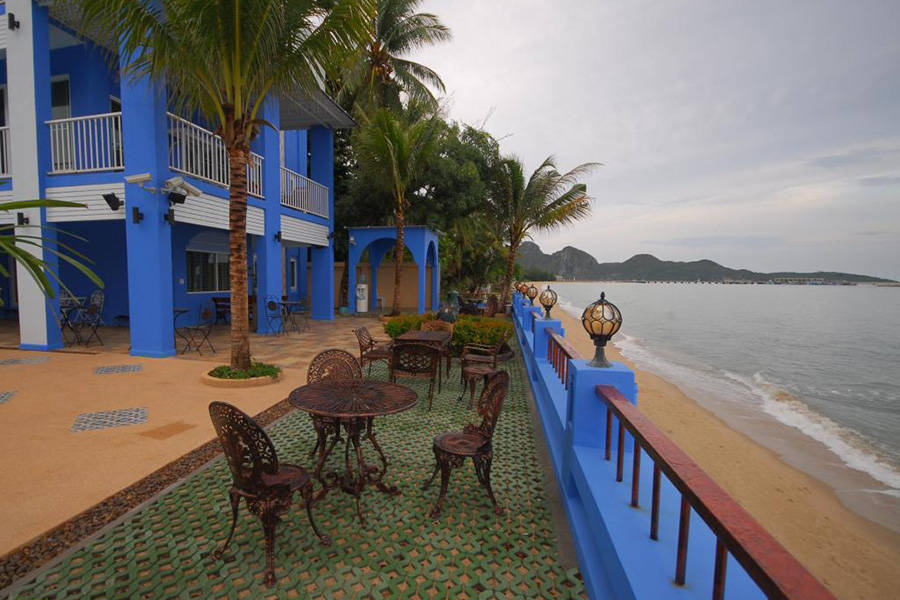 ที่พักริมหาดคลองวาฬ