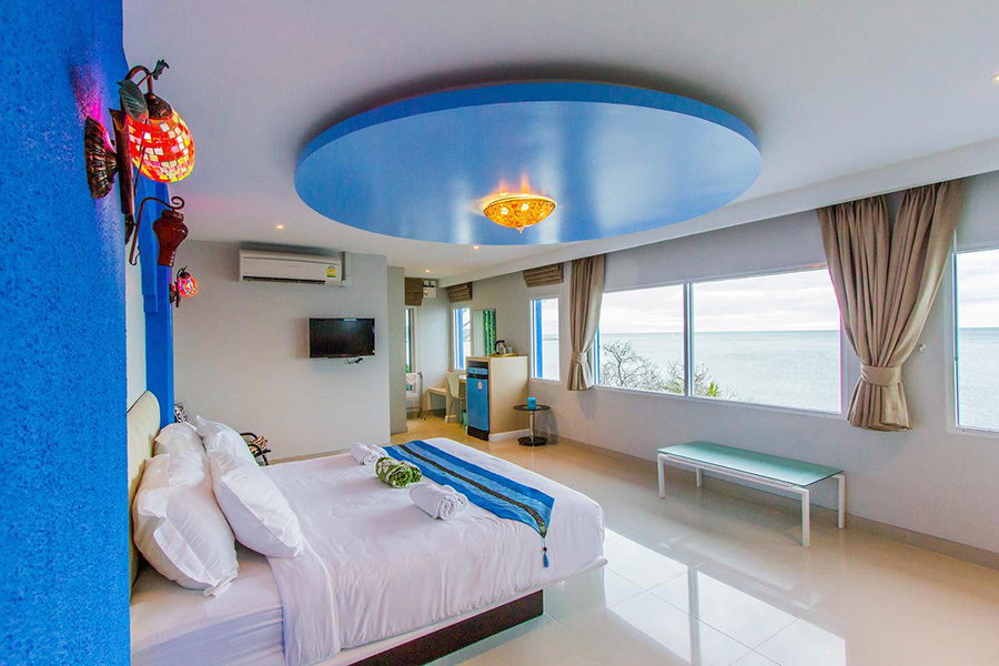 ที่พักริมหาดคลองวาฬ