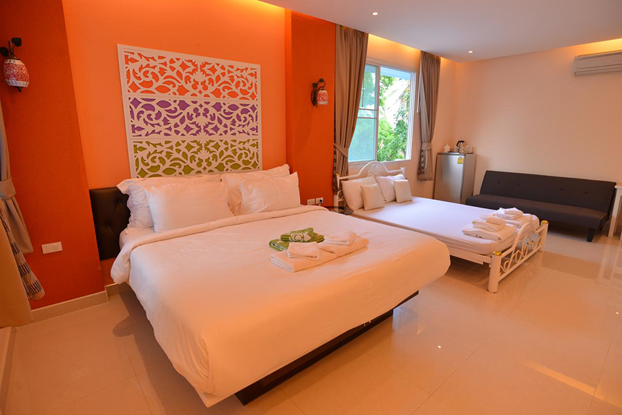 ที่พักริมหาดคลองวาฬ