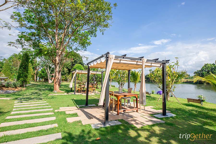 คาเฟ่วังน้ำเขียวริมน้ำ