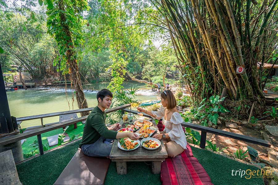 ธาราคาเฟ่เขาใหญ่