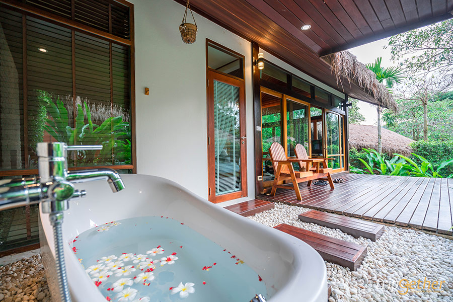 15 ที่พักมีสะพานยื่นไปในทะเล บรรยากาศดีต่อใจ มุมถ่ายรูปสวยปัง!