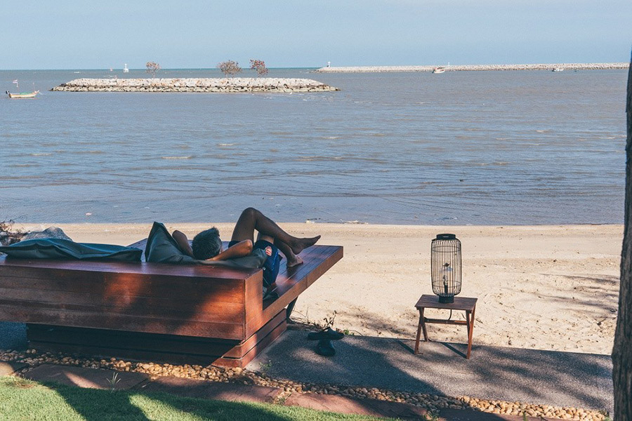 ที่พักติดหาดคลองวาฬ