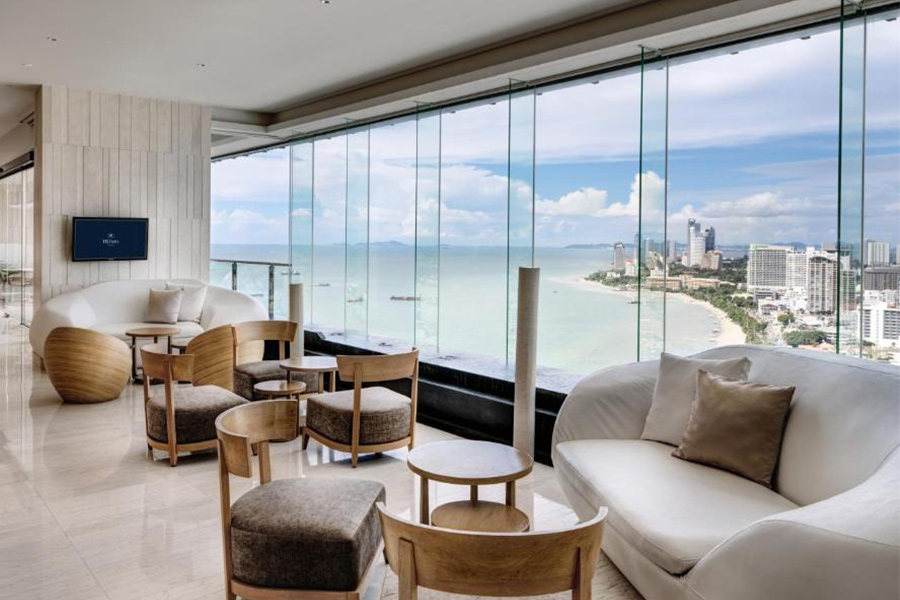 5 ที่พักพัทยามองวิวทะเล จากสระว่ายน้ำ ในบรรยากาศสุดฟิน