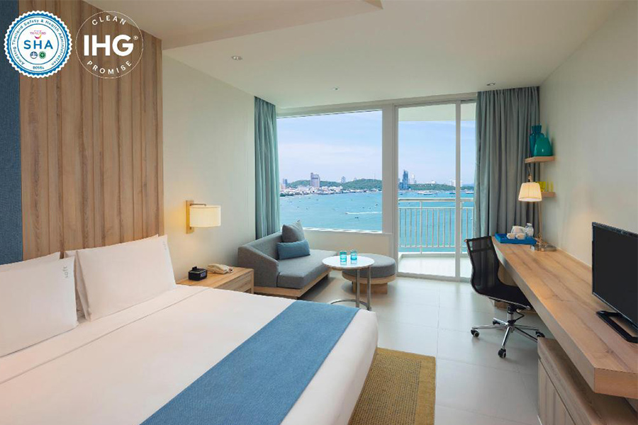 5 ที่พักพัทยามองวิวทะเล จากสระว่ายน้ำ ในบรรยากาศสุดฟิน