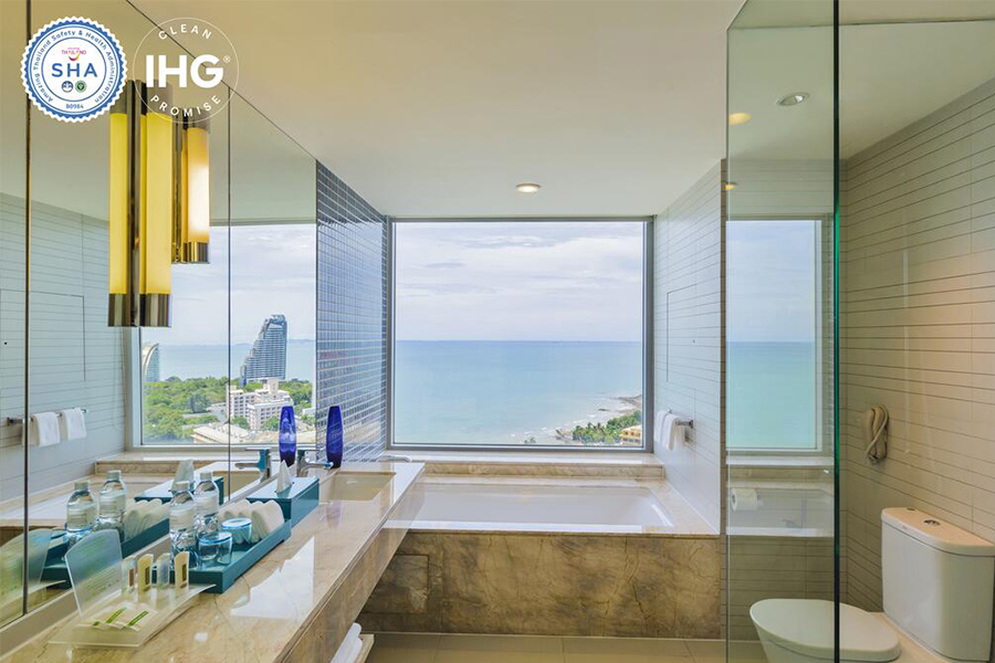 5 ที่พักพัทยามองวิวทะเล จากสระว่ายน้ำ ในบรรยากาศสุดฟิน