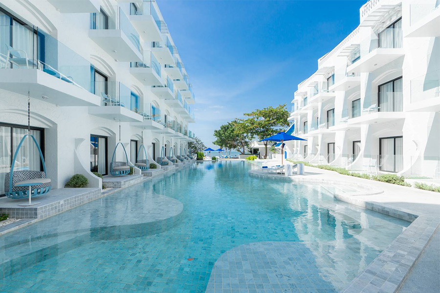 5 ที่พักพัทยามองวิวทะเล จากสระว่ายน้ำ ในบรรยากาศสุดฟิน