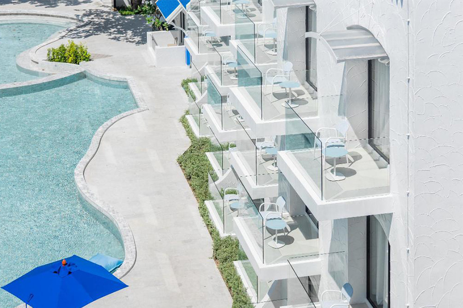 5 ที่พักพัทยามองวิวทะเล จากสระว่ายน้ำ ในบรรยากาศสุดฟิน