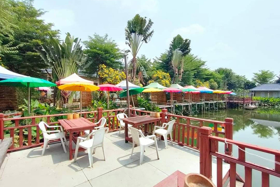 6 ร้านอาหาร + คาเฟ่ริมน้ำกลางสวน บรรยากาศชิลล์วิวปัง!