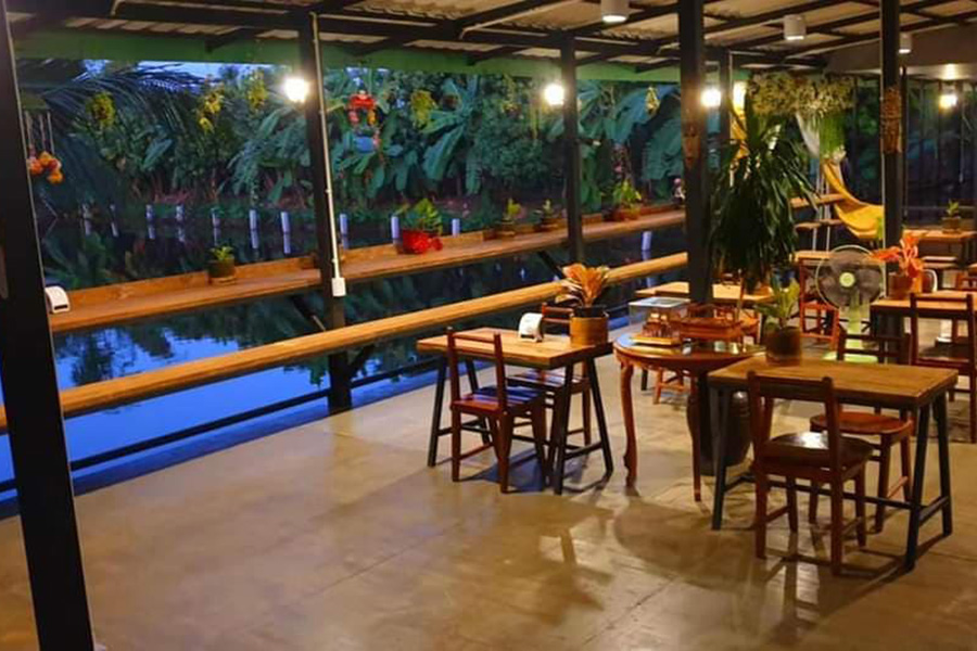 6 ร้านอาหาร + คาเฟ่ริมน้ำกลางสวน บรรยากาศชิลล์วิวปัง!