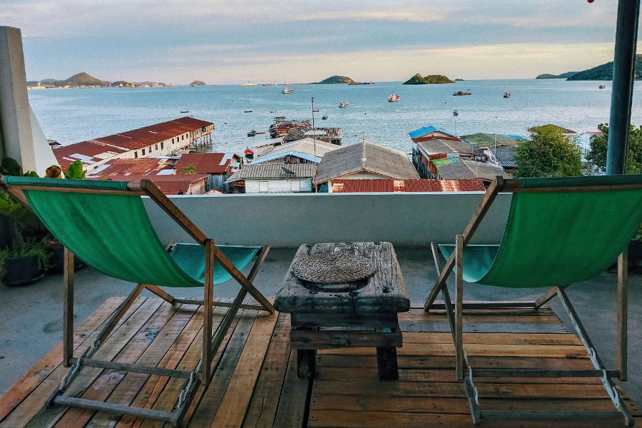 ที่พักนอนมองทะเล