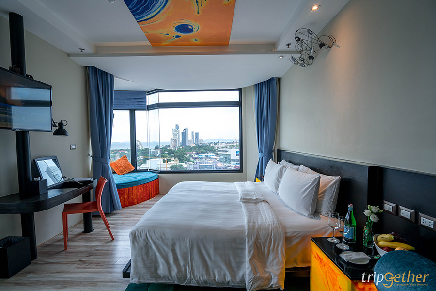 5 ที่พักพัทยามองวิวทะเล จากสระว่ายน้ำ ในบรรยากาศสุดฟิน