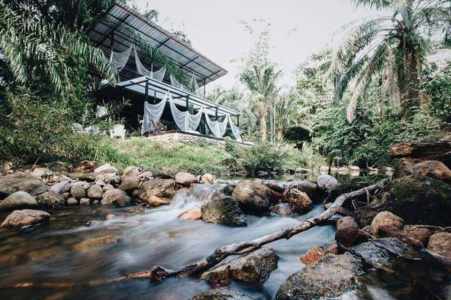 5 ที่พักระนอง บรรยากาศกลางป่า นอนติดริมน้ำ