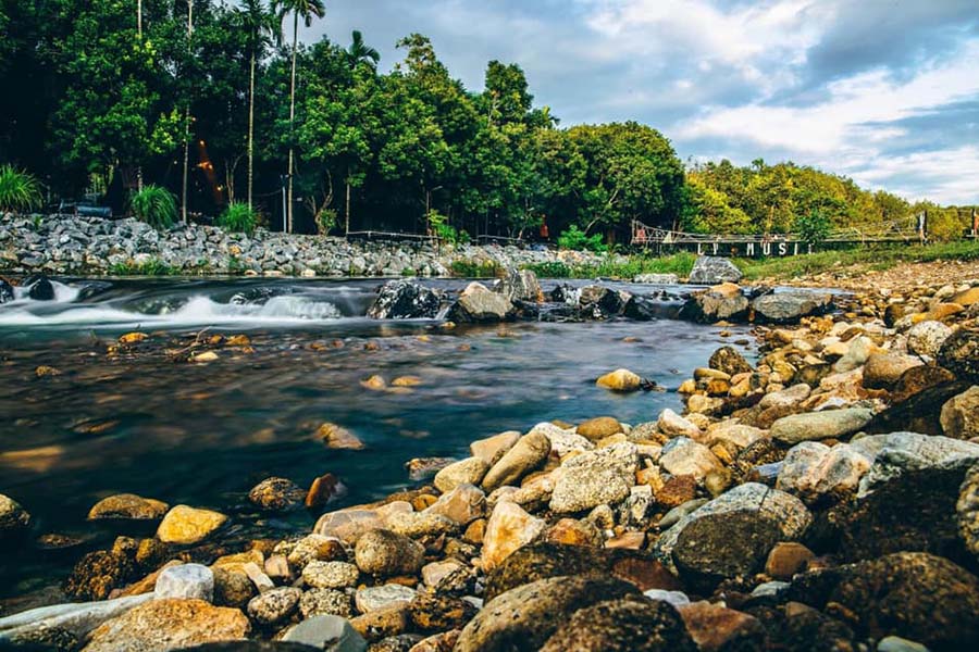 5 ที่พักคีรีวง-ลานสกา บรรยากาศชิลล์ริมน้ำ วิวสวยน่าไปพักผ่อน