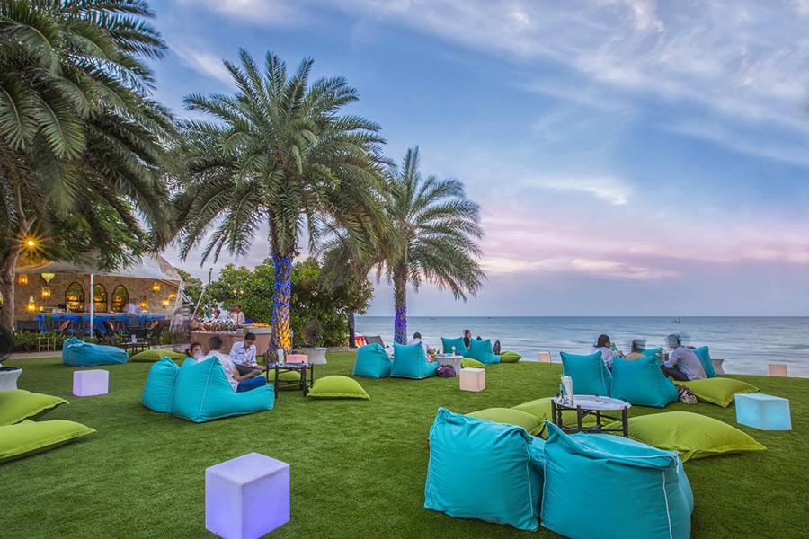 5 ที่พักมีเบาะบีนแบคริมทะเล ถ่ายรูปชิลล์ วิวฉ่ำ พักผ่อนสบาย!