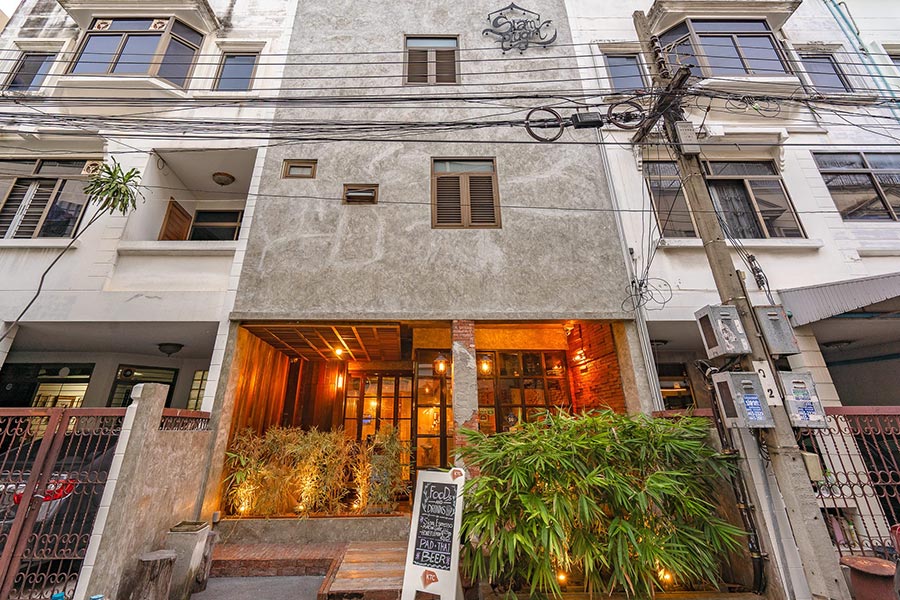 5 โฮสเทลใกล้รถไฟฟ้าราคาหลักร้อย เดินทางสะดวก