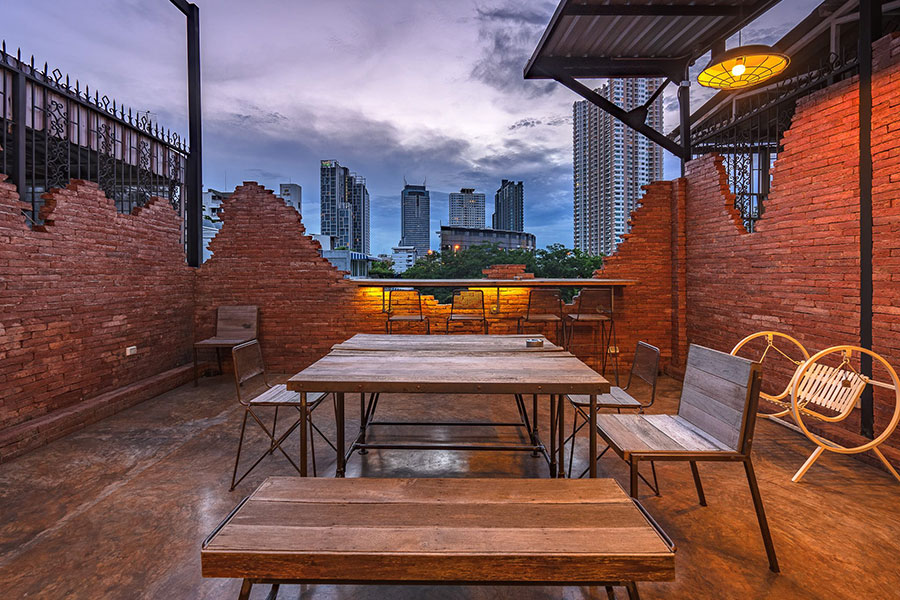 5 โฮสเทลใกล้รถไฟฟ้าราคาหลักร้อย เดินทางสะดวก