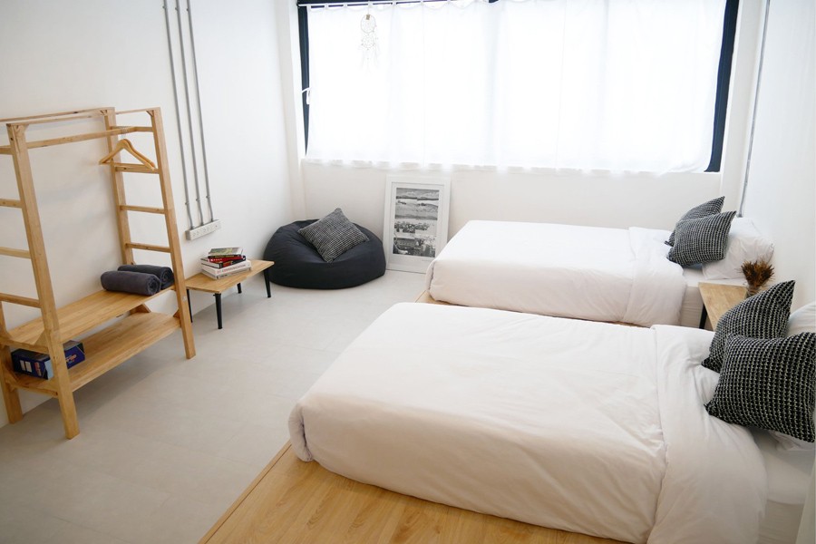 5 โฮสเทลใกล้รถไฟฟ้าราคาหลักร้อย เดินทางสะดวก