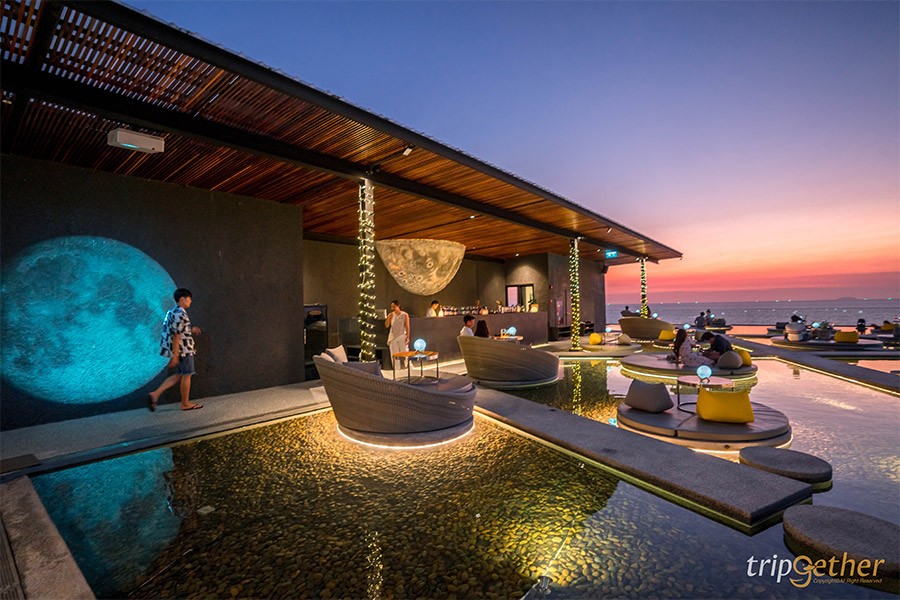 5 ที่พักพัทยาสุดหรู วิวทะเล มีดินเนอร์บาร์