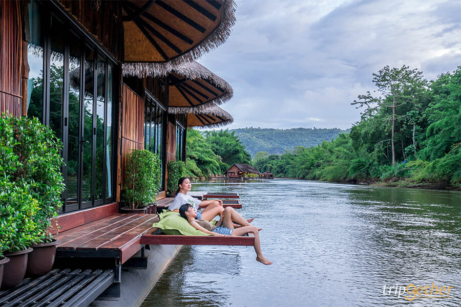 7 ที่พักกาญจนบุรี บรรยากาศริมน้ำและกลางป่า นอนชิลล์ติดธรรมชาติ