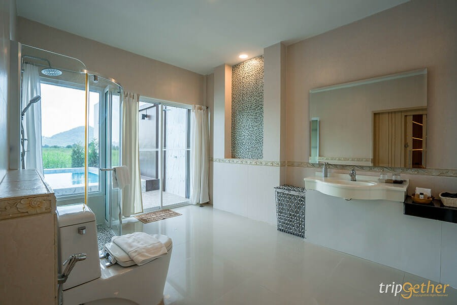 5 ที่พักกาญจนบุรี พูลวิลล่าริมน้ำ วิวสวยสุดปัง!