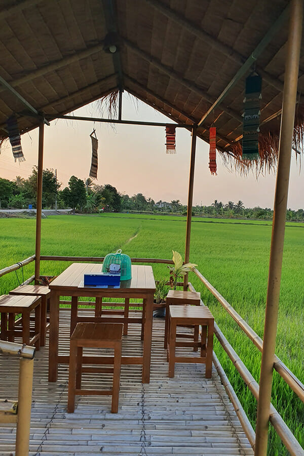 6 ร้านก๋วยเตี๋ยวกลางทุ่งนา นั่งชิลล์ท่ามกลางบรรยากาศสบาย